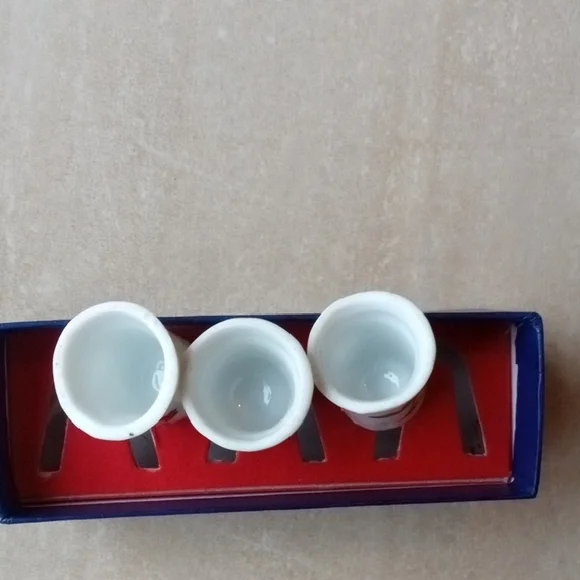 Assorted Collectible Thimbles Set - Picture 6 of 16